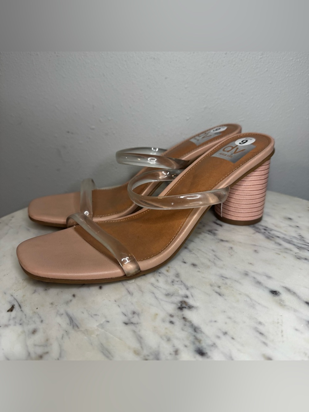 Dolce Vita Sandals Size 9
Heels shoes Fabric Upper nude